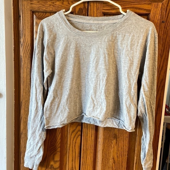 Southern Spirit Small Long Sleeved Crop Top - Picture 1 of 3
